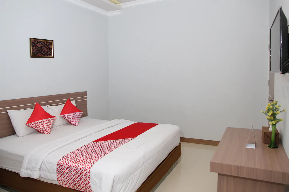 Zamrud Hotel by OYO Rooms