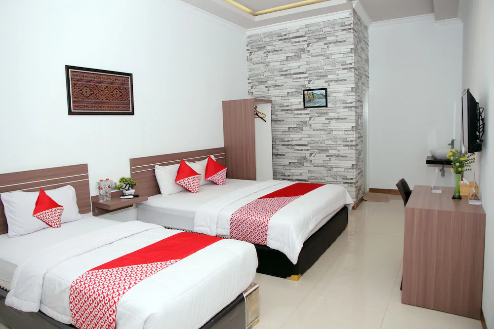 Zamrud Hotel by OYO Rooms