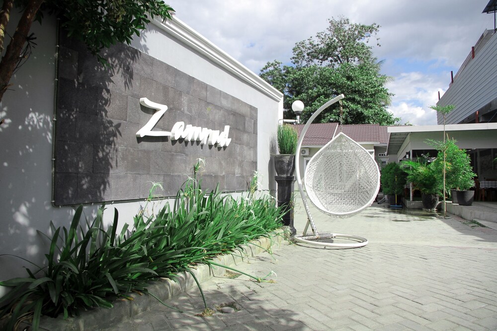 Zamrud Hotel by OYO Rooms