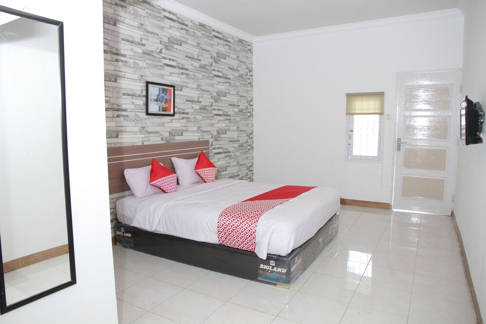 Zamrud Hotel by OYO Rooms