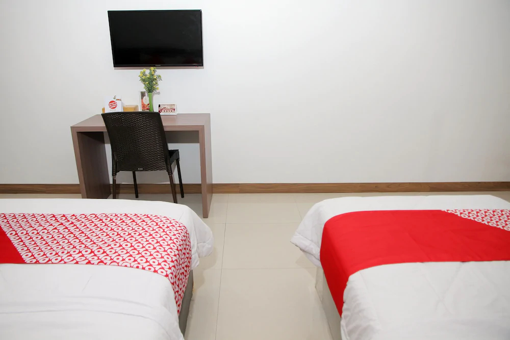 Zamrud Hotel by OYO Rooms