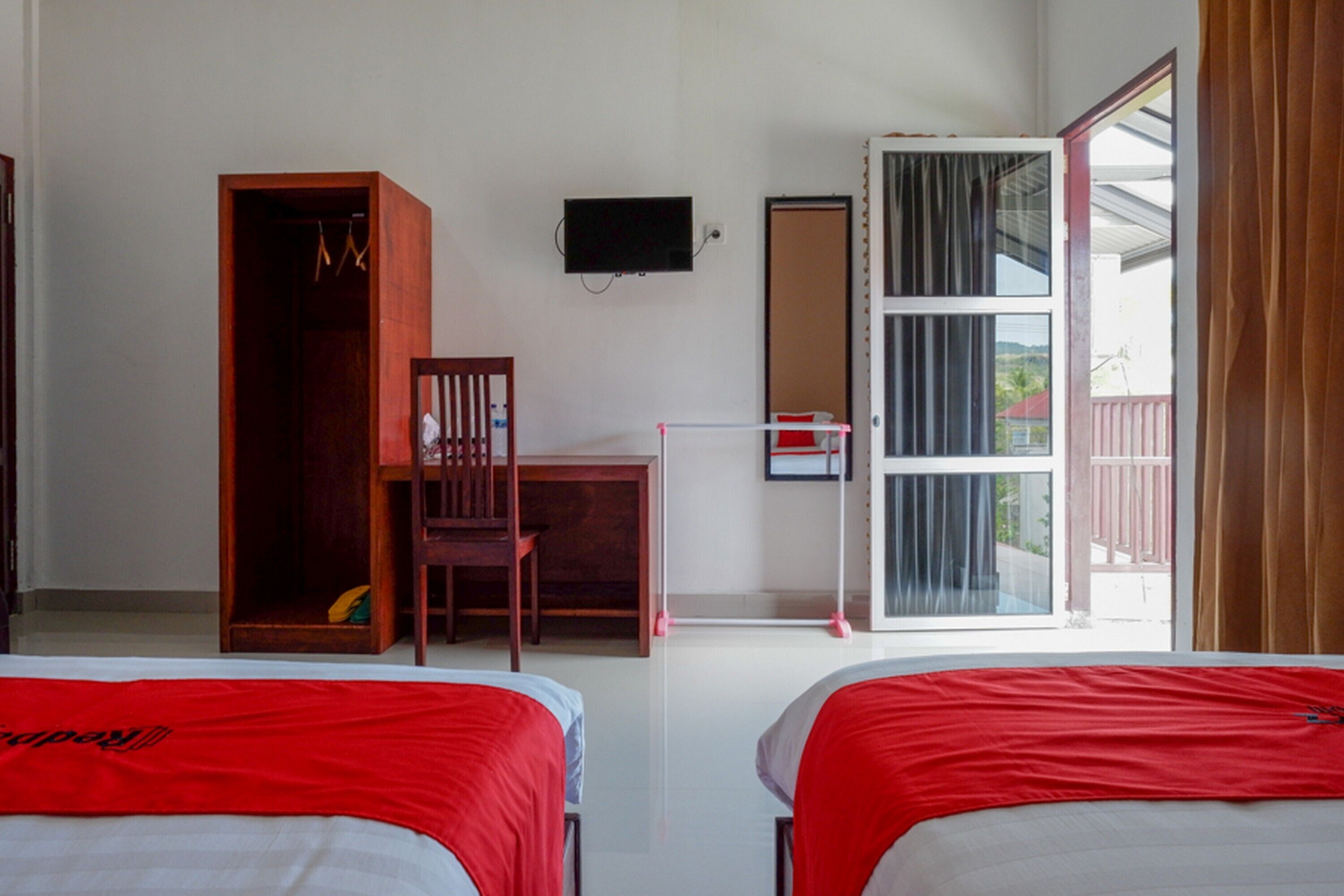 Kasilapa Bay Homestay by RedDoorz