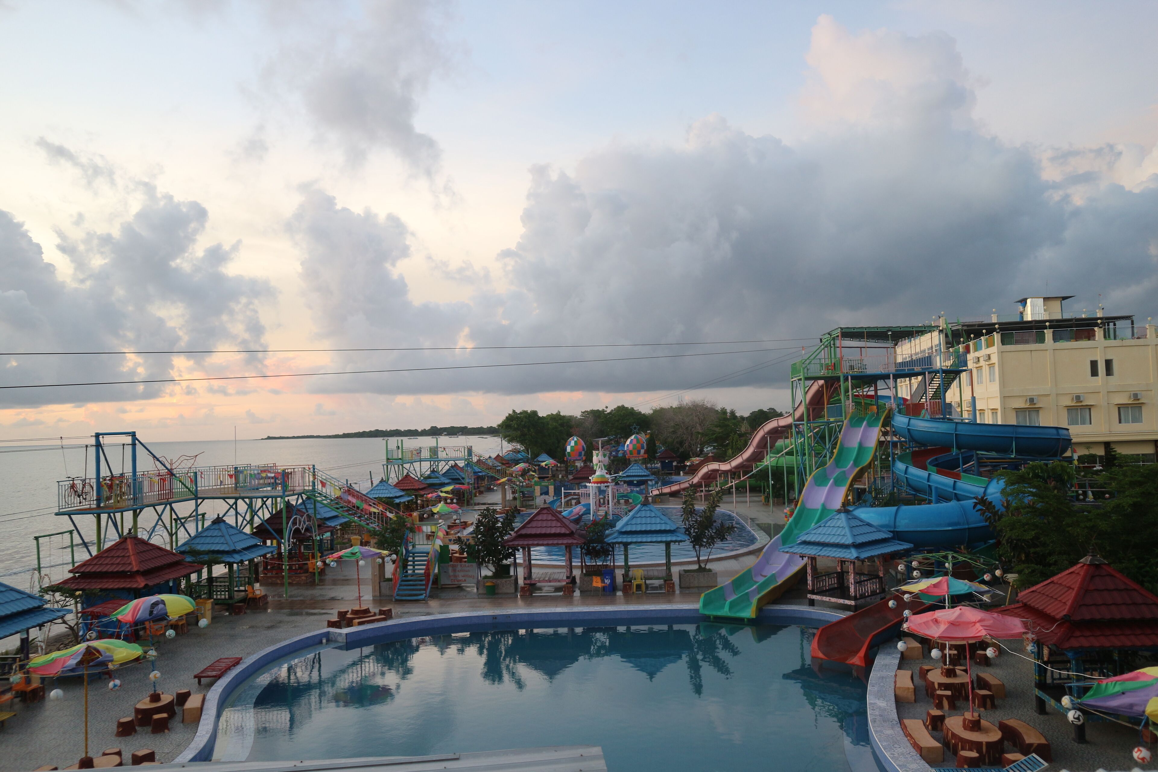 Resort Wisata Pantai Topejawa
