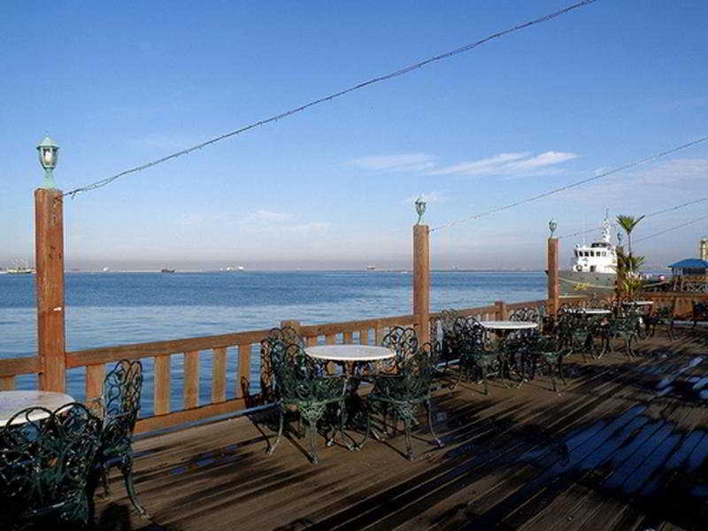 Pantai Gapura