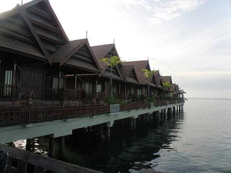 Pantai Gapura