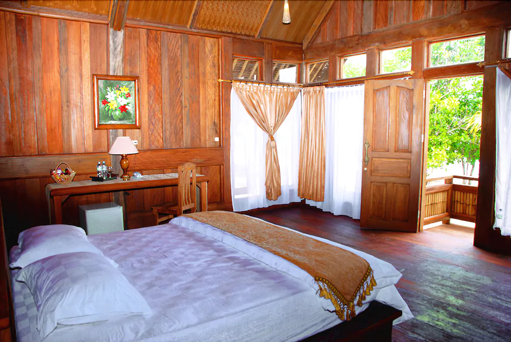 Wakatobi Patuno Diving & Beach Resort