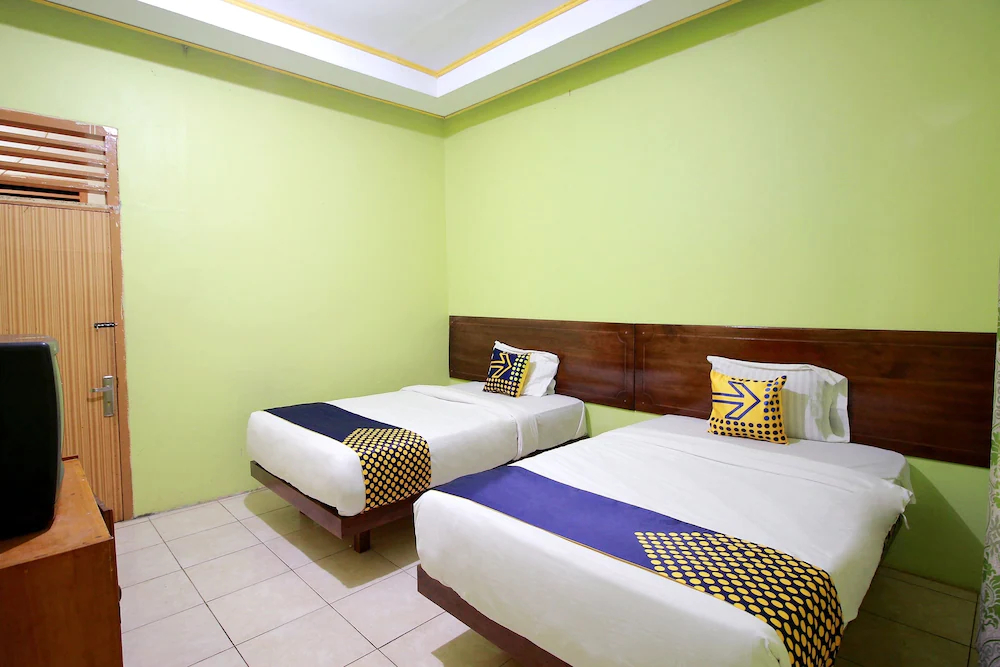 Hotel Mutiara by OYO Rooms