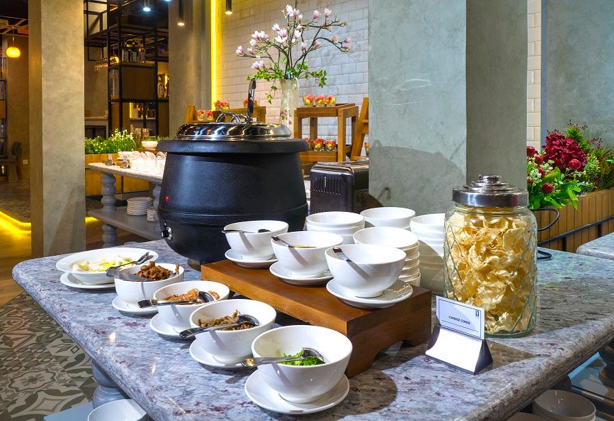 Ayani Hotel