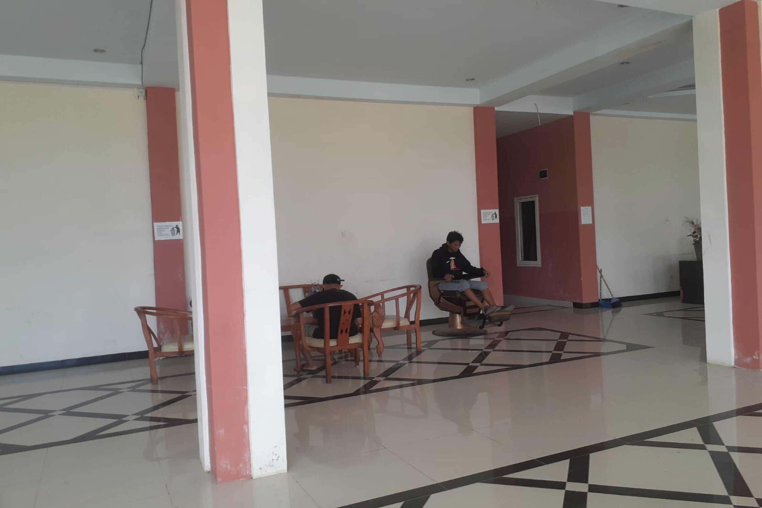 EXPRESS O 91662 Kost Rumah Kaca