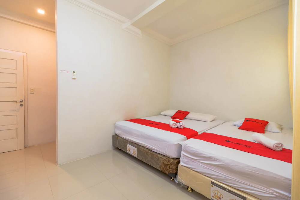 Hotel Thayyiba by RedDoorz