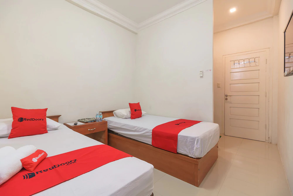 Hotel Thayyiba by RedDoorz