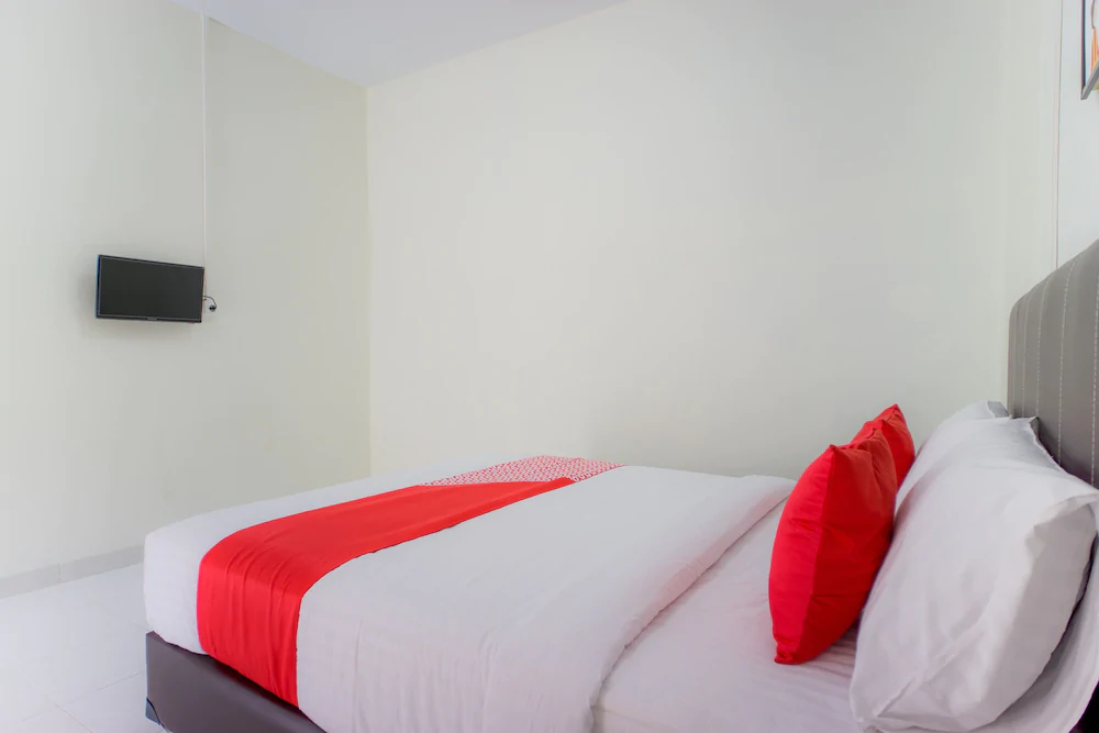 Kupula Guest House by OYO Rooms