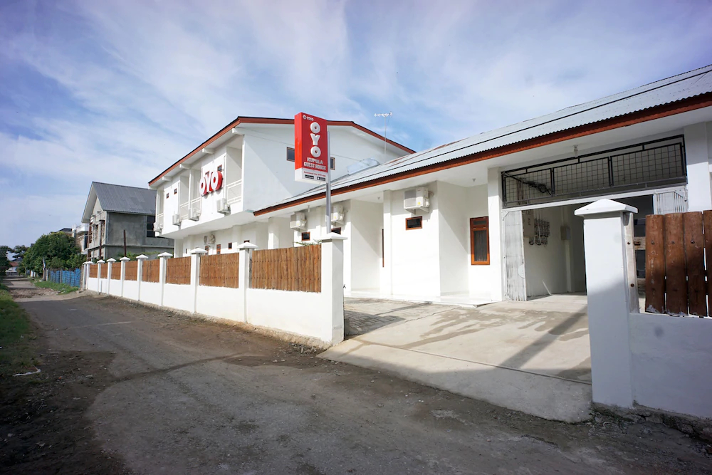 Kupula Guest House by OYO Rooms