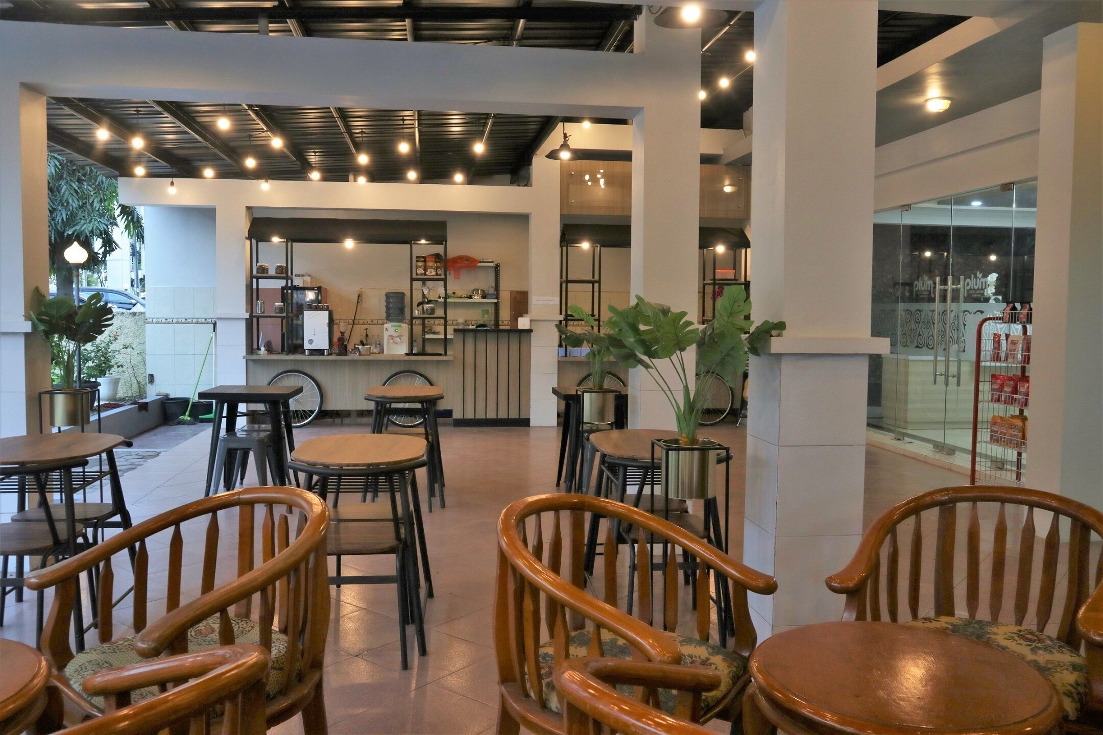 Plum Hotel Lading