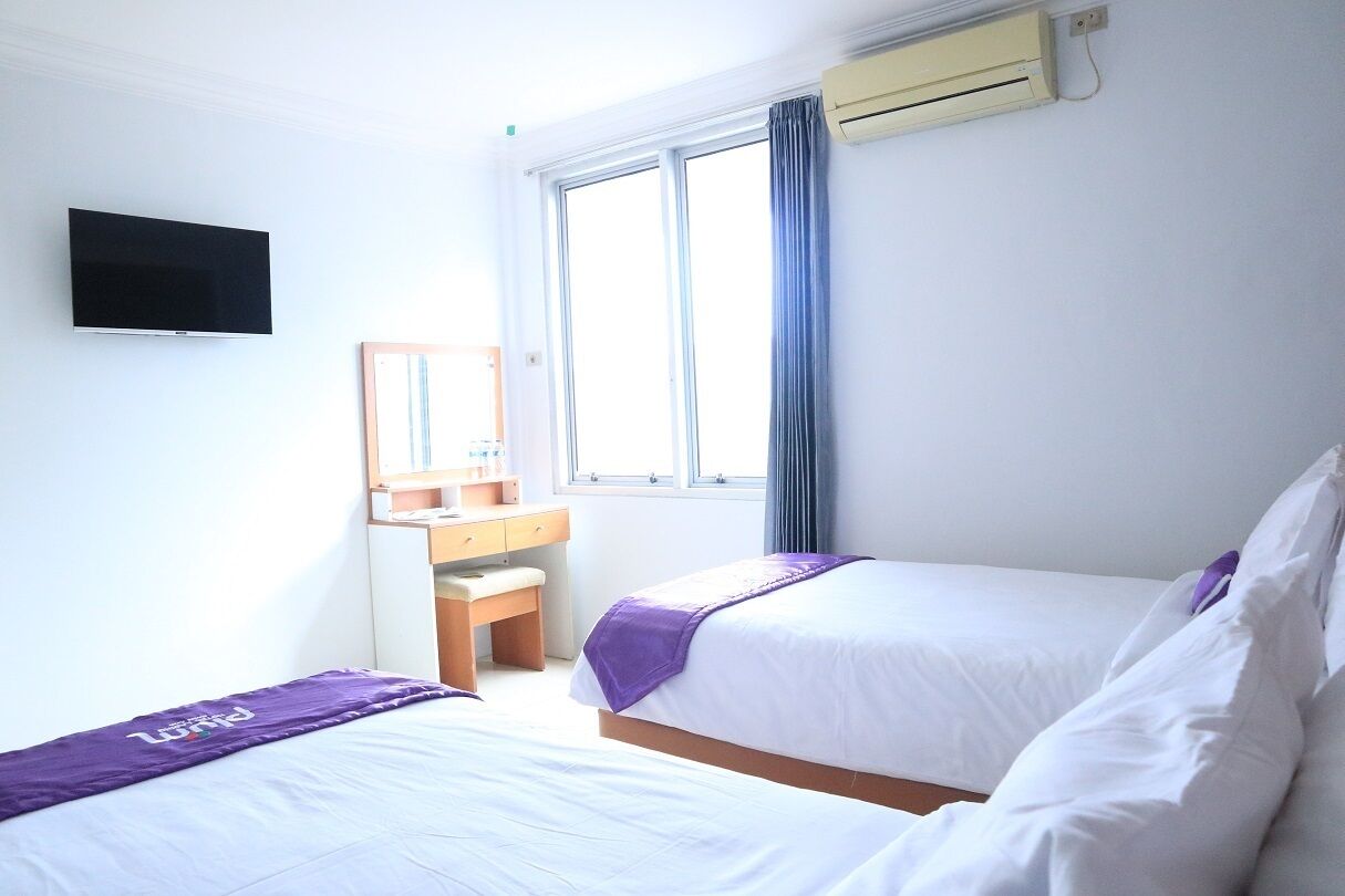 Plum Hotel Lading