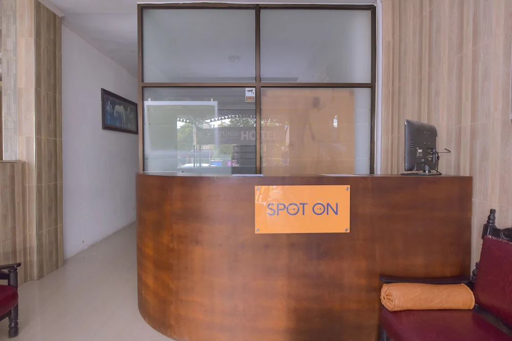 Seunia Hotel by OYO Rooms