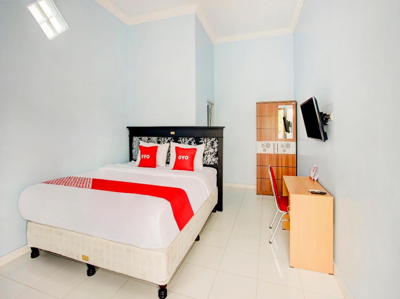 Azka Homestay Syariah by OYO Rooms