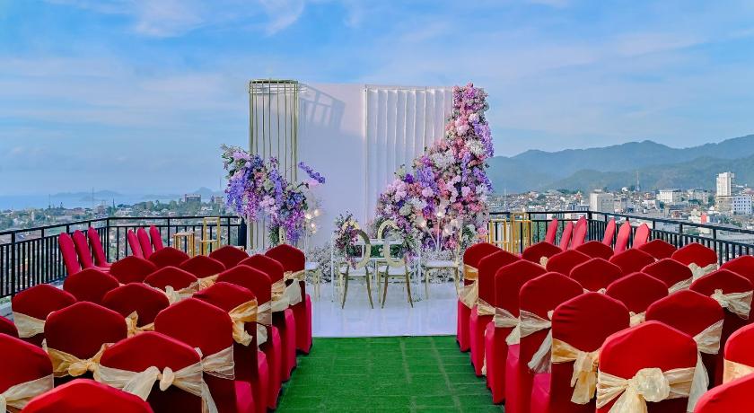 Bukit Randu Hotel and Restaurant