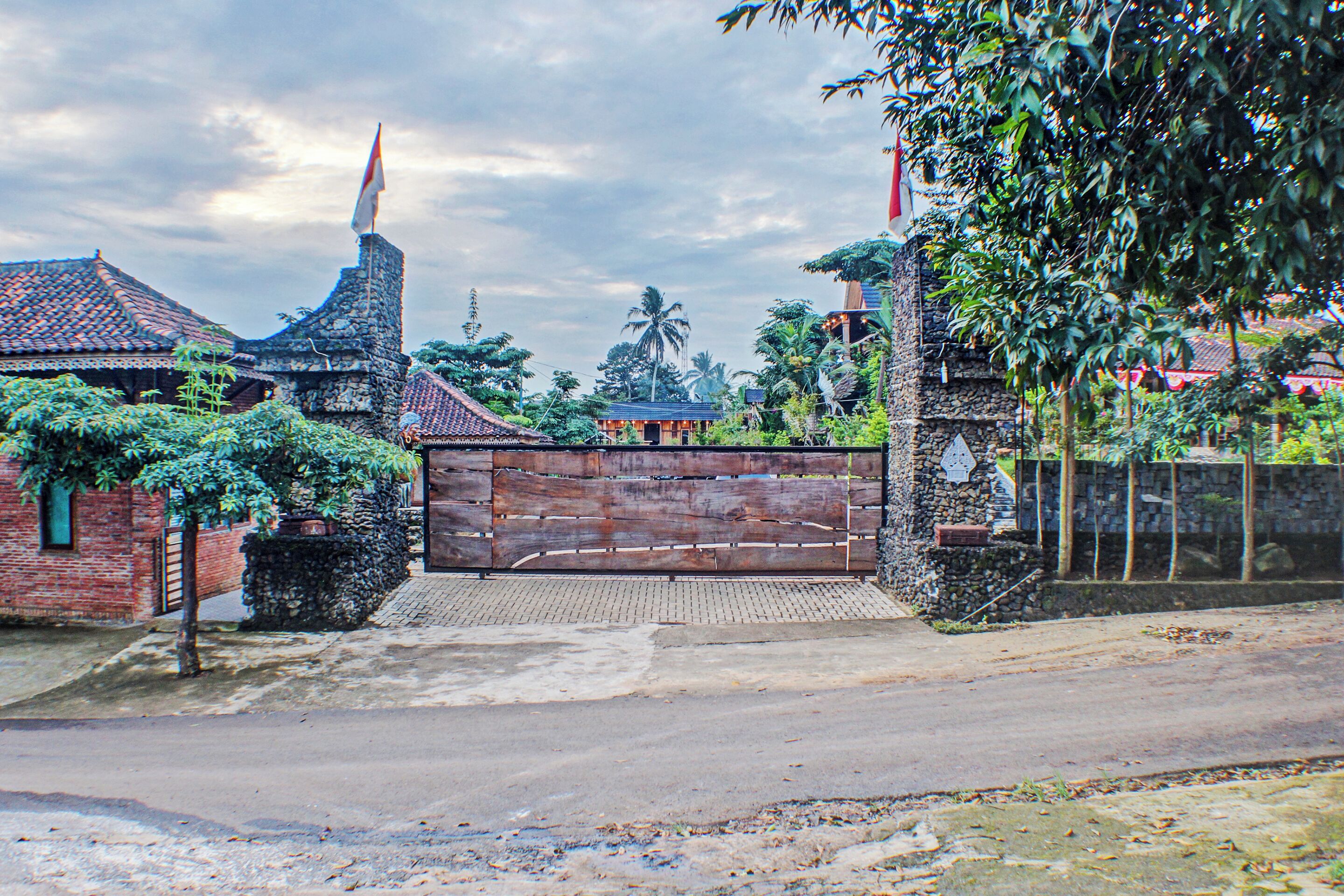 Capital O 92681 Randu Mas Hotel & Resort Taman Purbakala