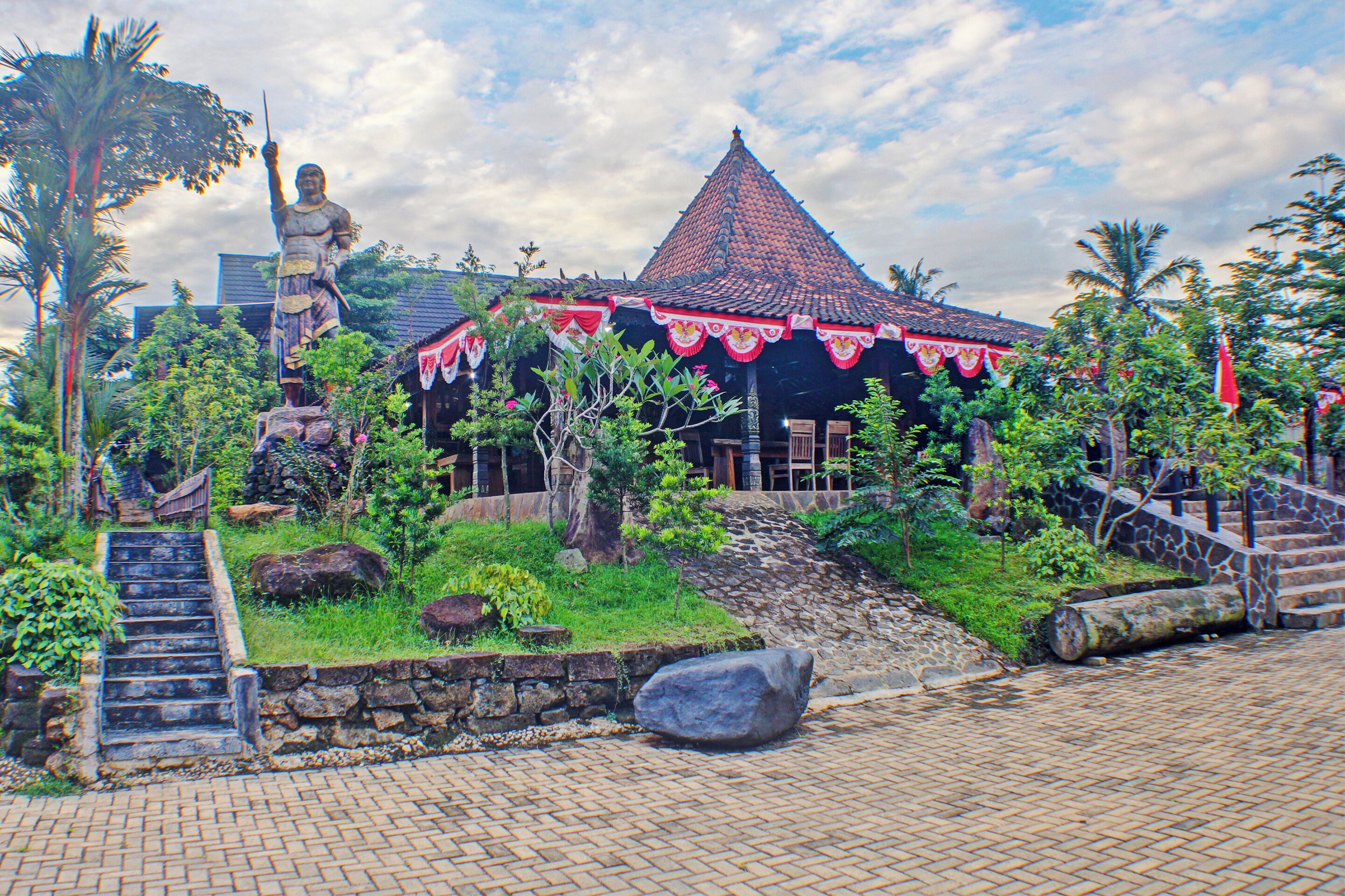 Capital O 92681 Randu Mas Hotel & Resort Taman Purbakala