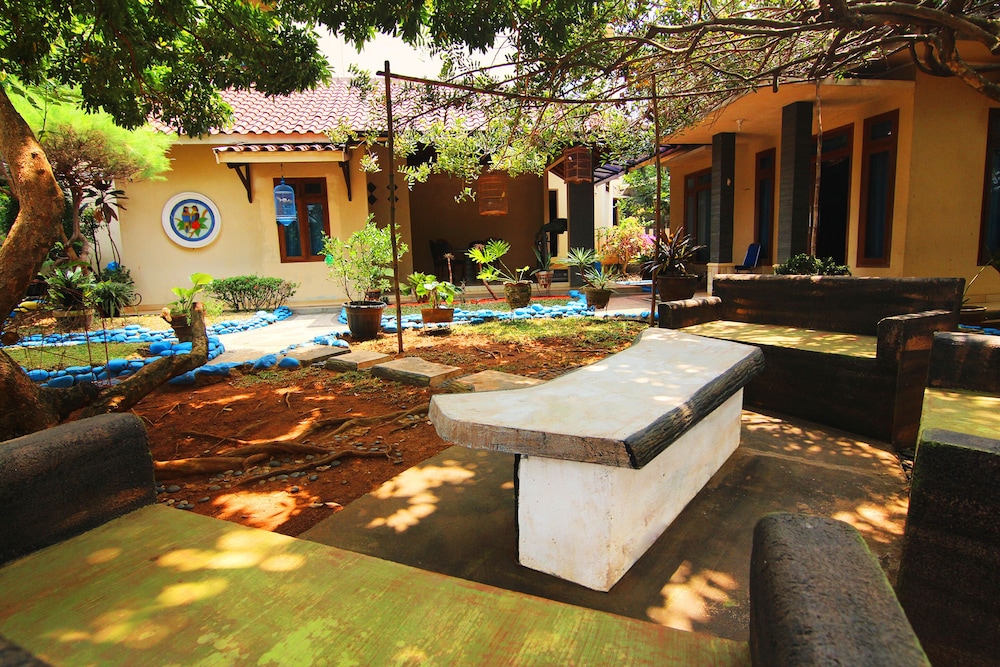 Griya Inayah by OYO Rooms