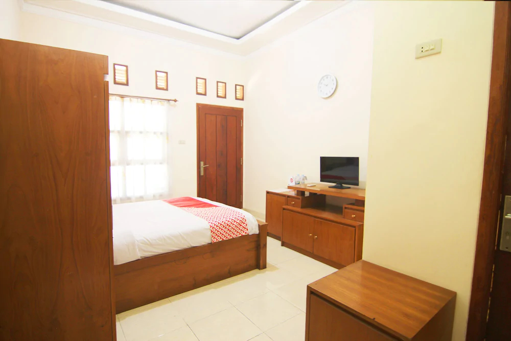 Griya Inayah by OYO Rooms