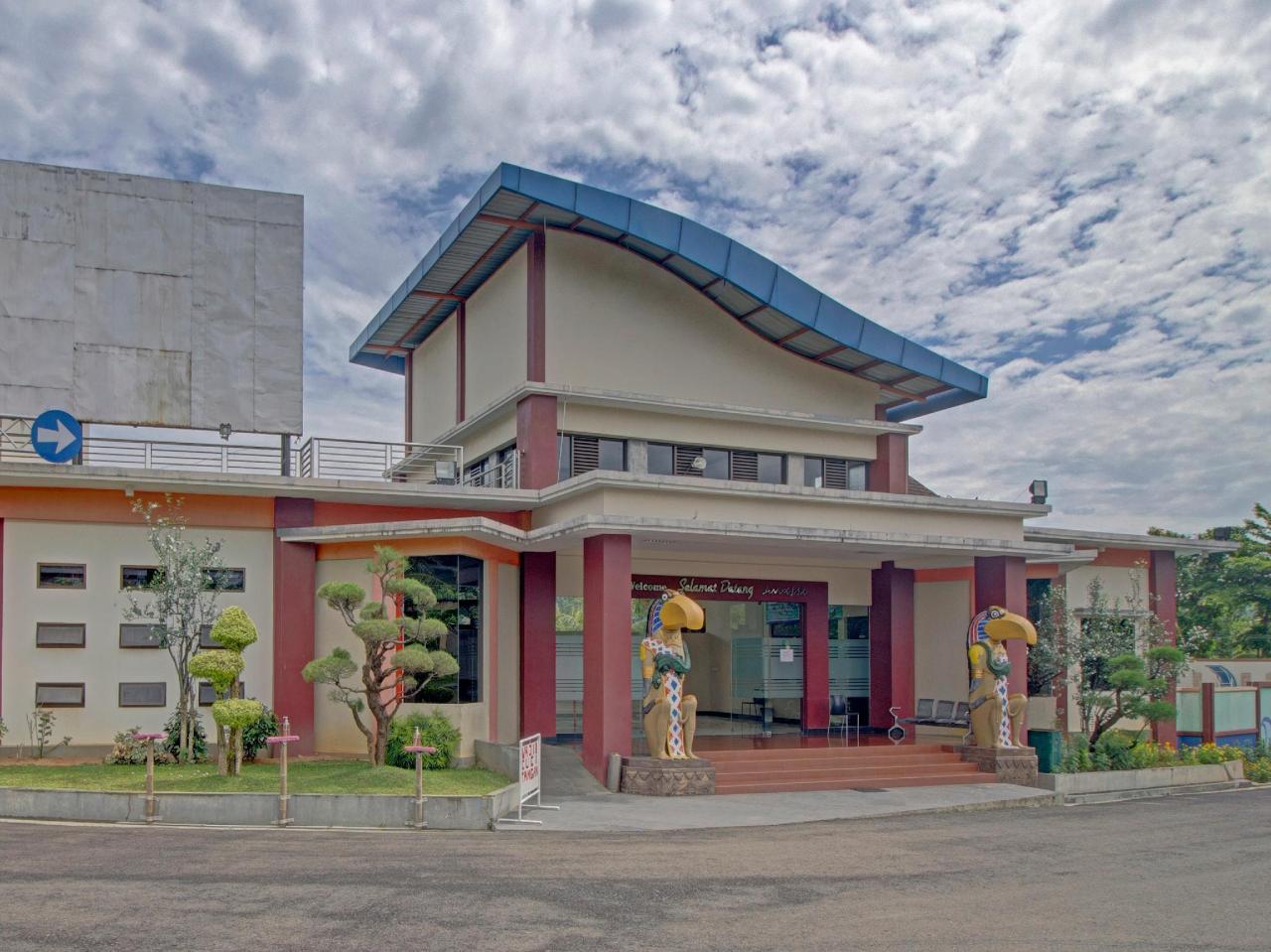 Hotel Bumi Kedaton Waterpark by OYO Rooms
