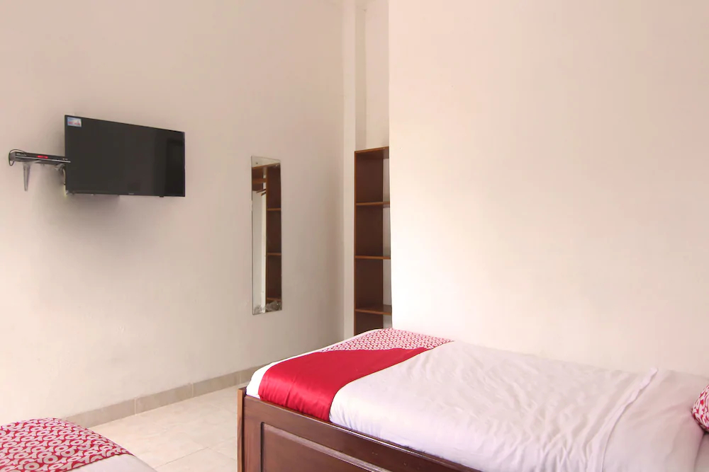 Hotel Garuda by OYO Rooms
