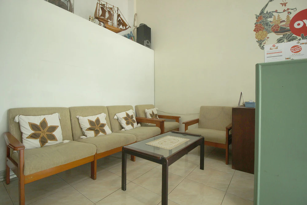 Kartini Residence by OYO Rooms