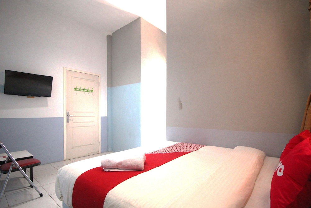 Kartini Residence by OYO Rooms