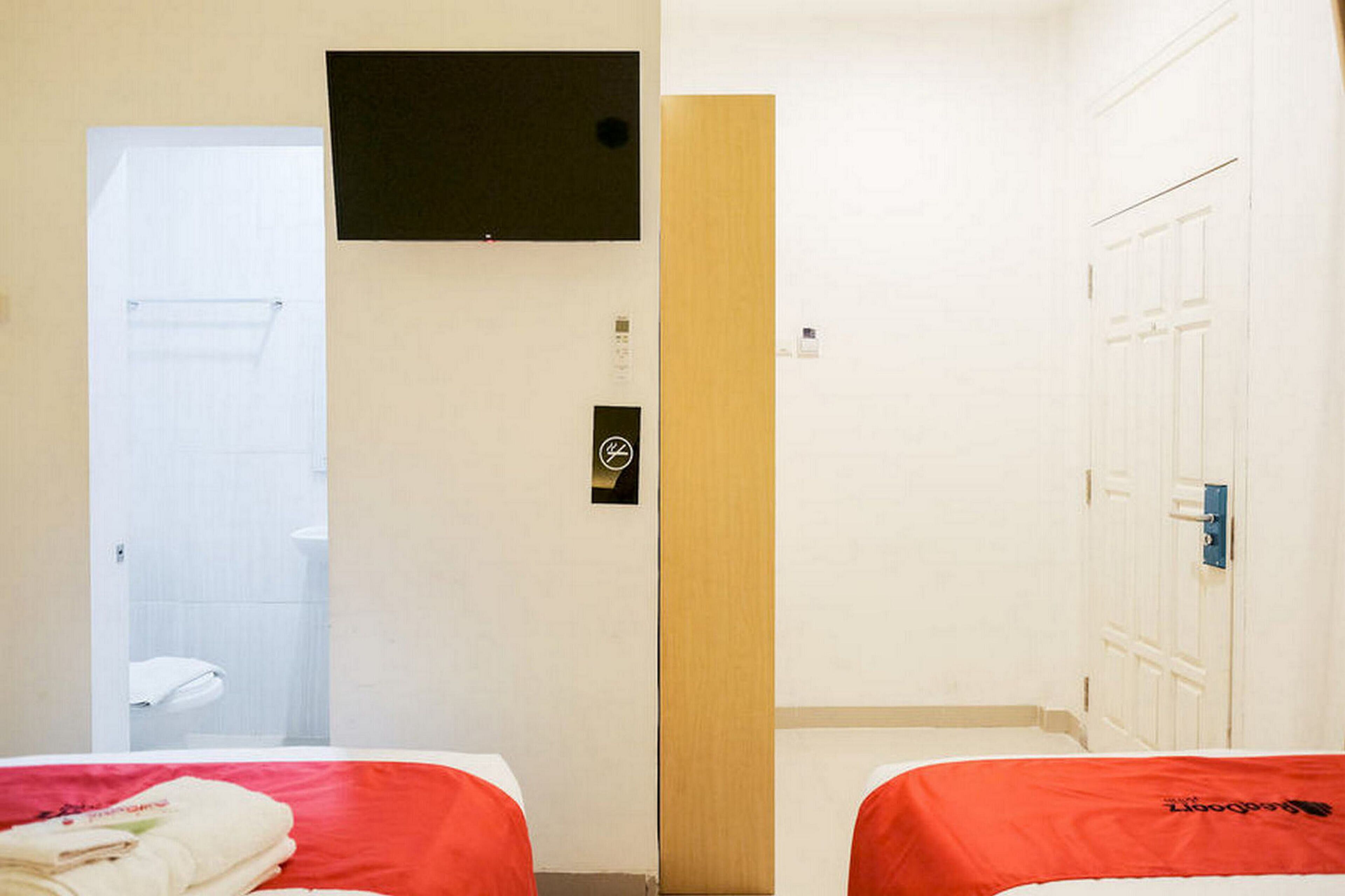 Mozy's Guesthouse by RedDoorz