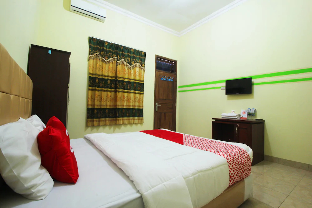 Pemondokan Alvaro 2 by OYO Rooms
