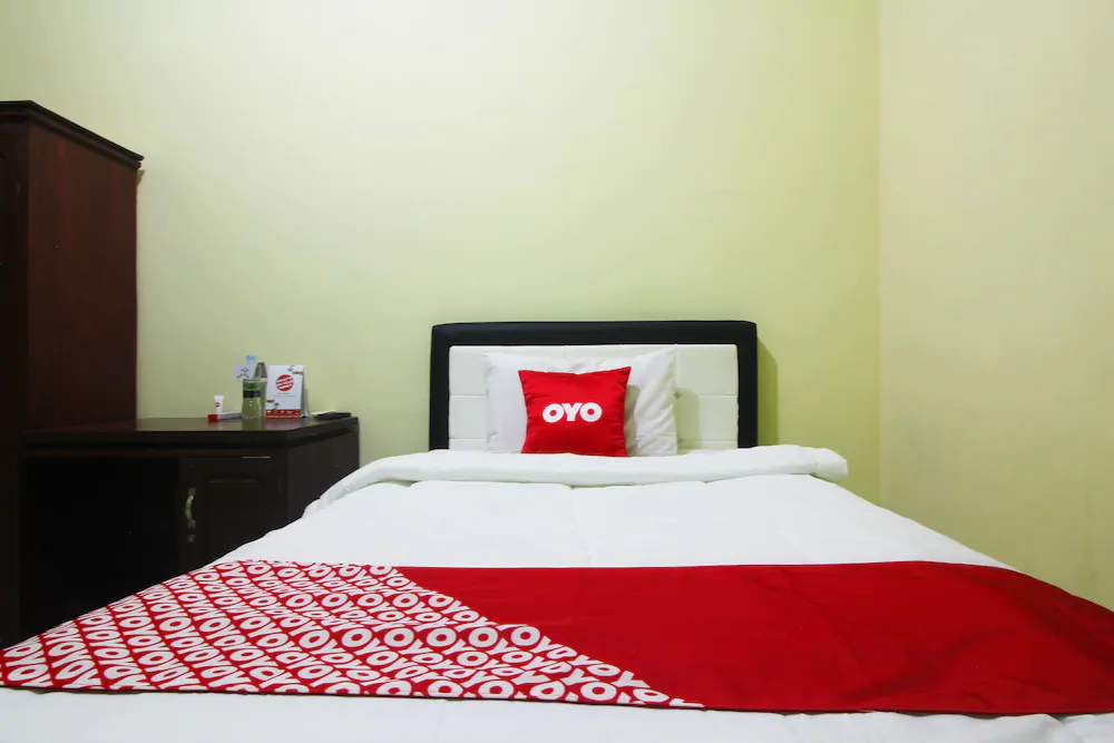 Pemondokan Alvaro 2 by OYO Rooms
