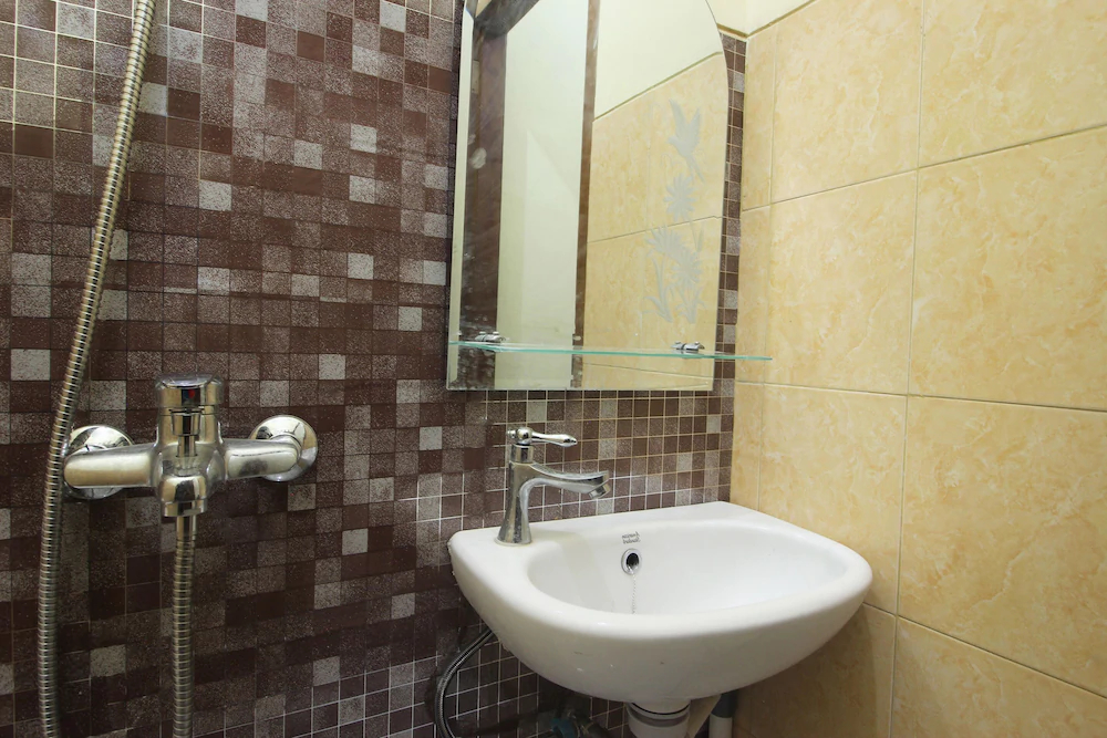 Pemondokan Alvaro 2 by OYO Rooms