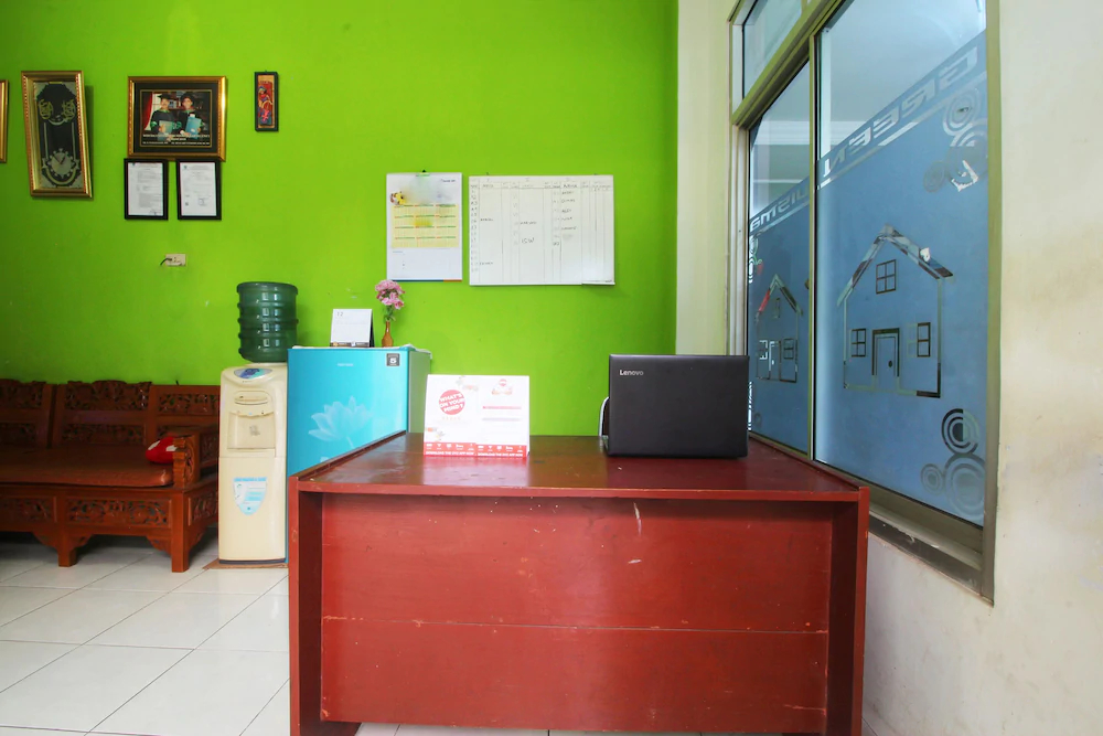 Pemondokan Alvaro 2 by OYO Rooms