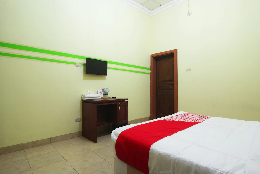 Pemondokan Alvaro 2 by OYO Rooms
