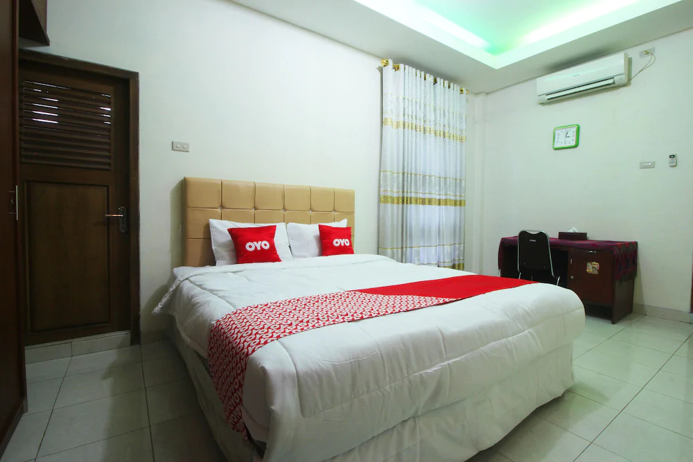 Pemondokan Alvaro 2 by OYO Rooms
