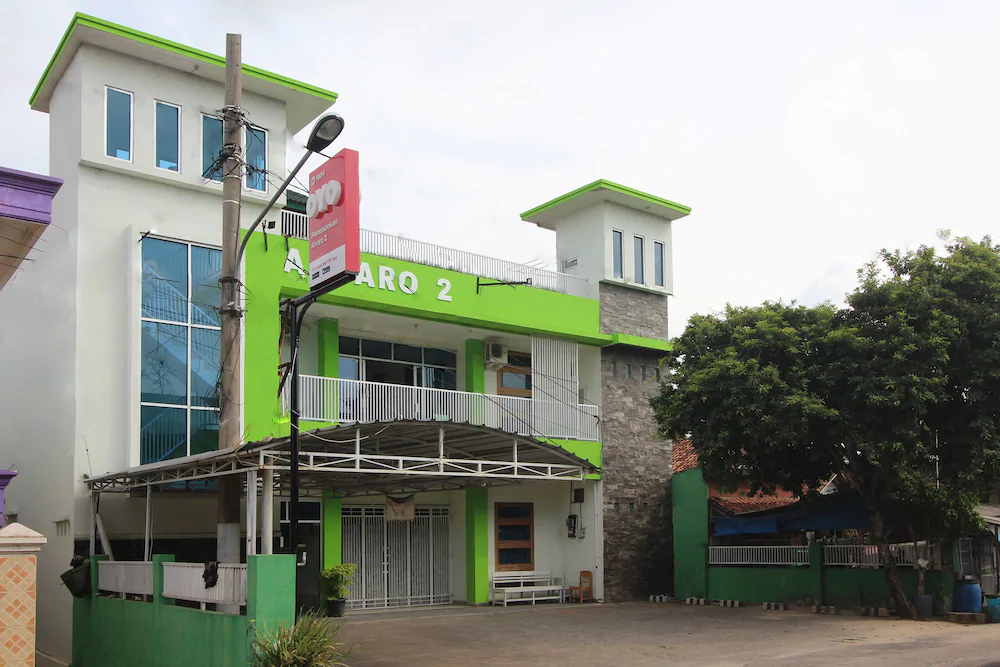 Pemondokan Alvaro 2 by OYO Rooms