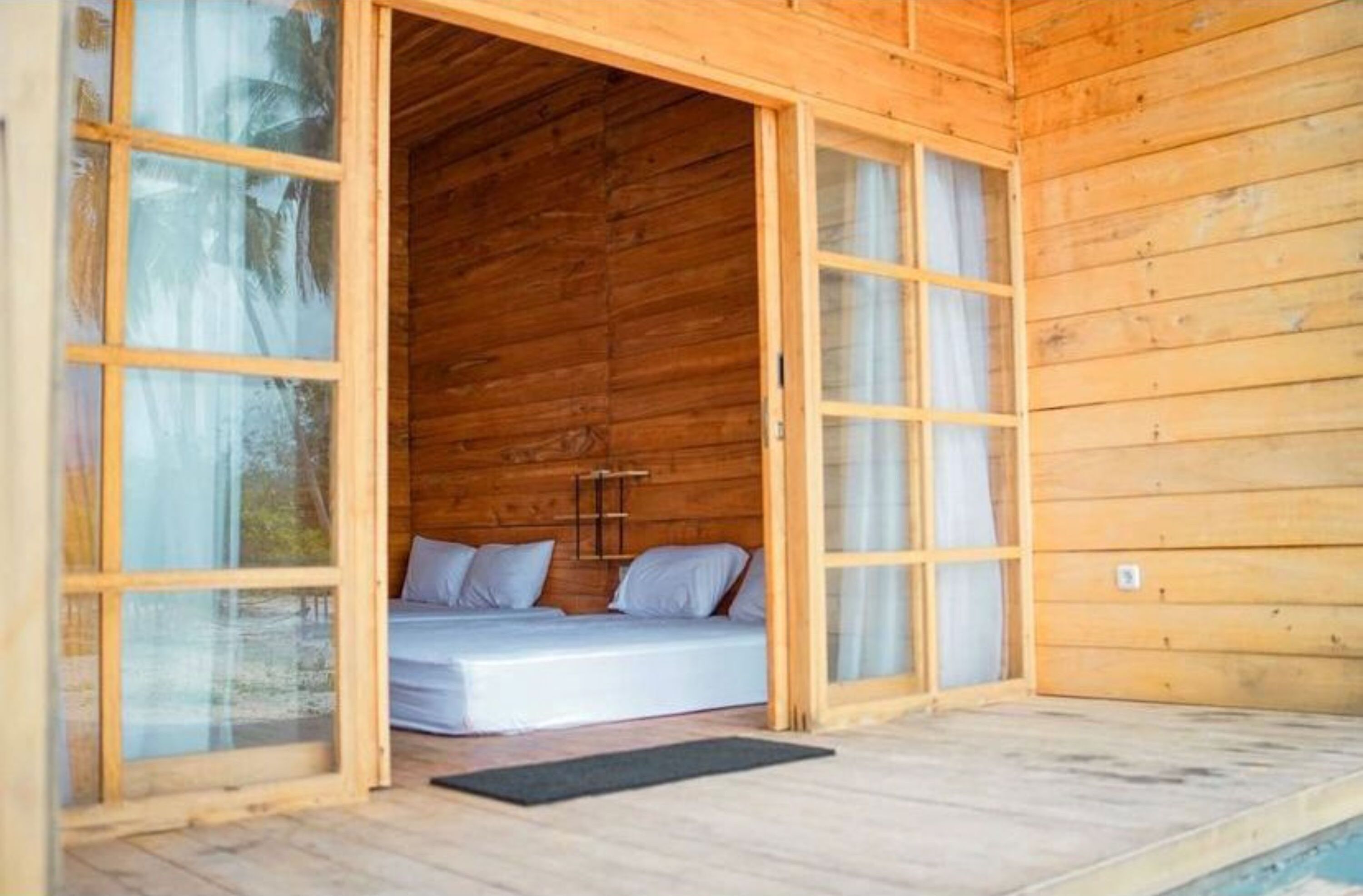 Pulau Mahitam Resort & Cottage By Hotelku