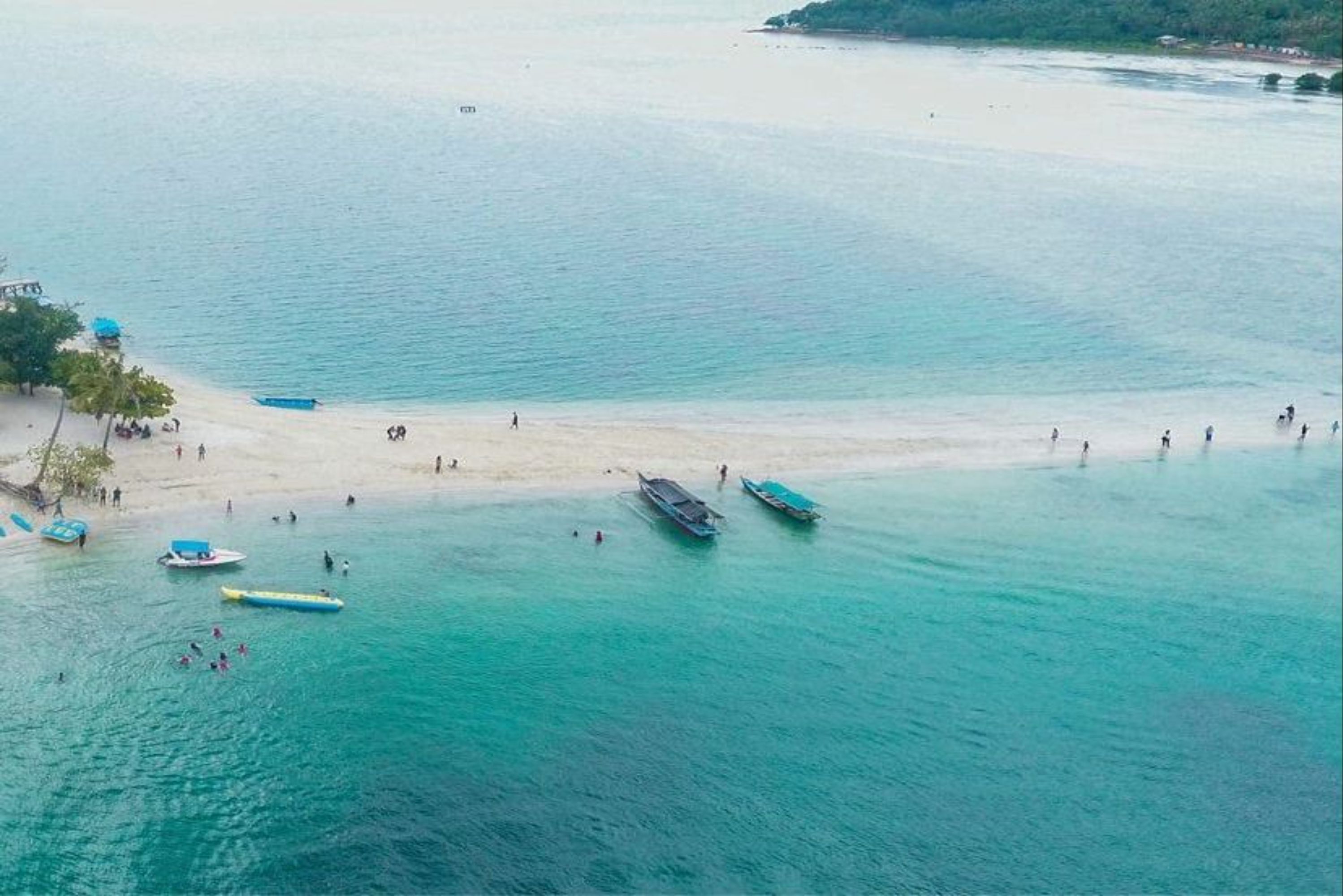 Pulau Mahitam Resort & Cottage By Hotelku