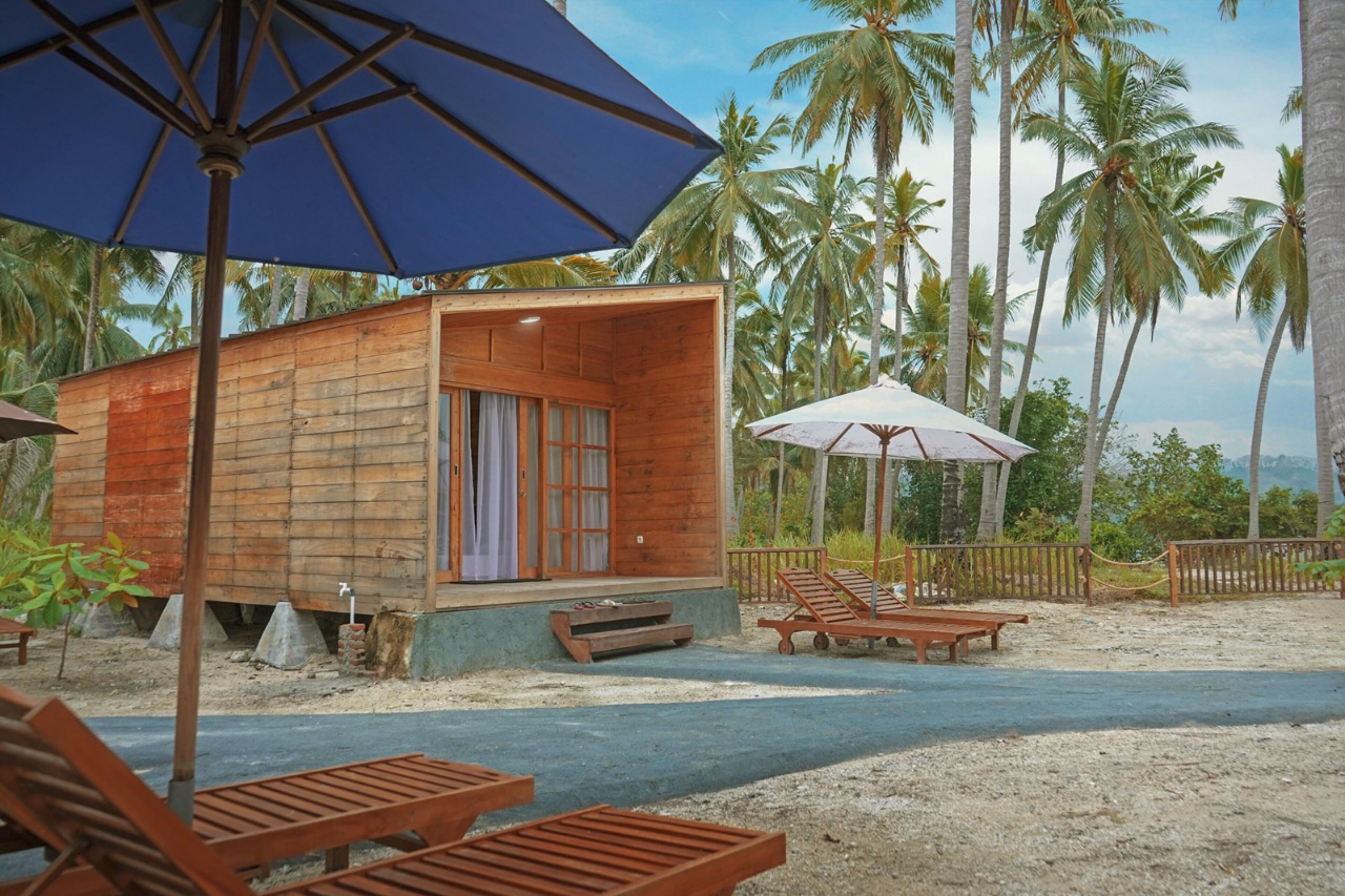 Pulau Mahitam Resort & Cottage By Hotelku