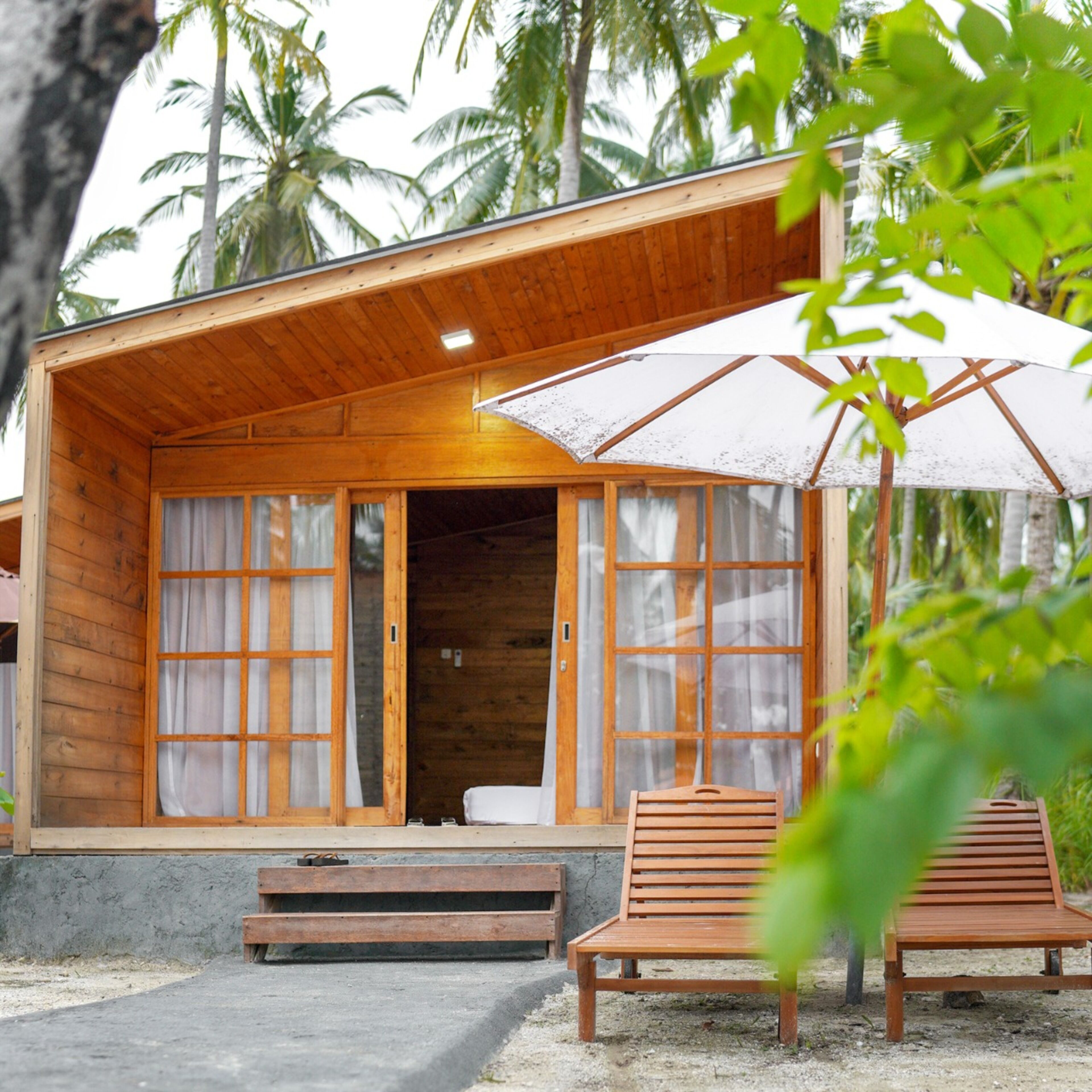 Pulau Mahitam Resort & Cottage By Hotelku