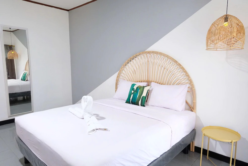 Rarem Bed & Breakfast