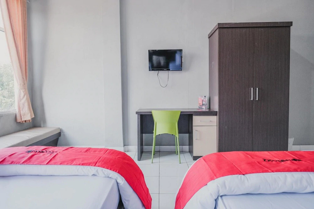 RedDoorz @ Jalan Hayam Wuruk Lampung