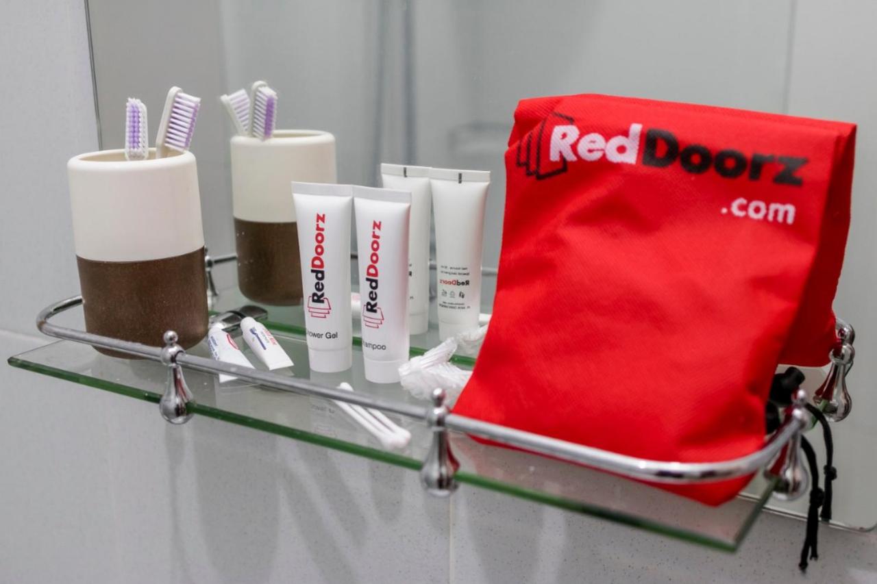 Reddoorz Plus Near Universitas Saburai Lampung