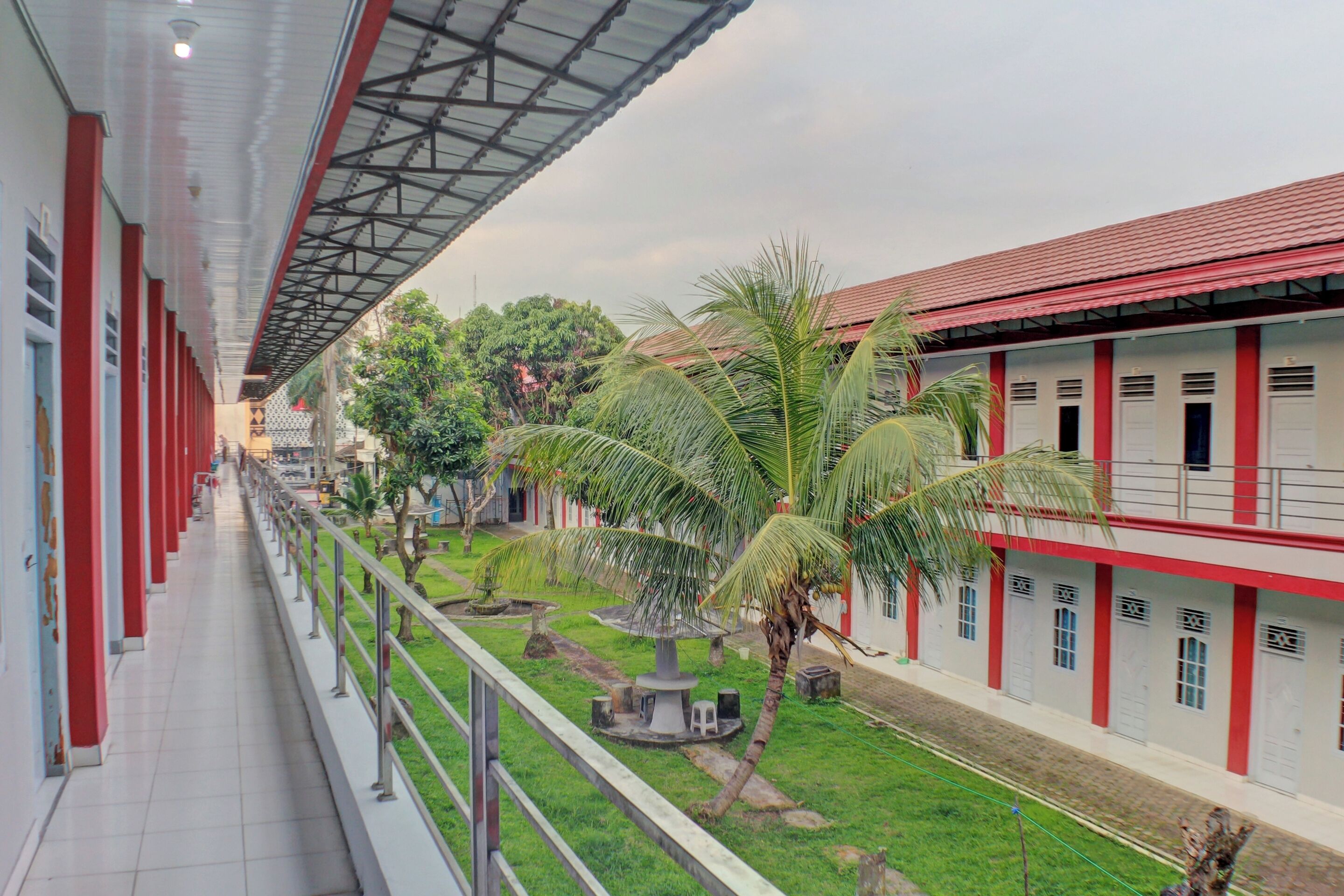 Spot On 92834 Wisma Dira Tiara Syariah