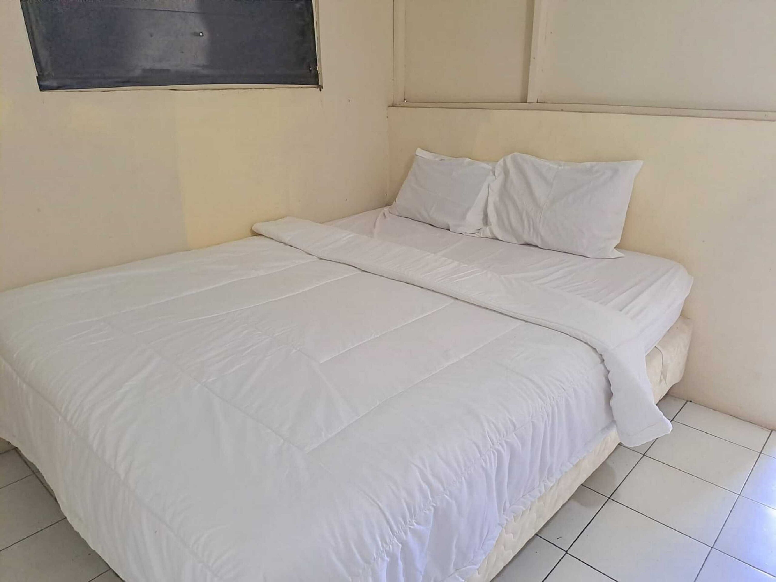 Spot On 93840 Guest House Amanda Syariah