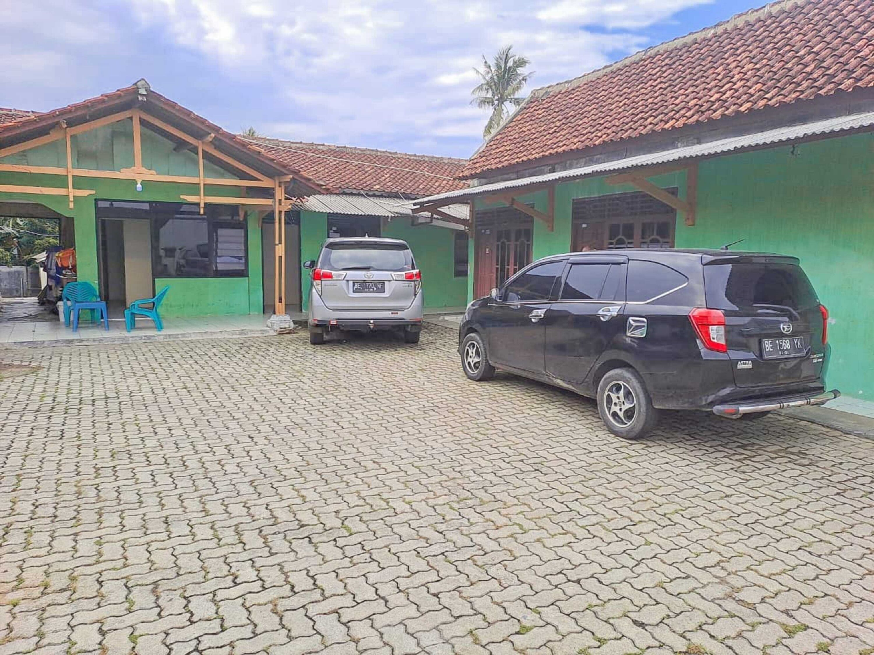 Spot On 93840 Guest House Amanda Syariah