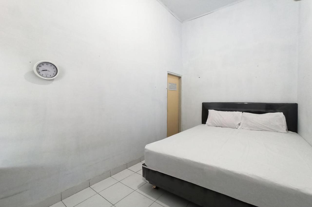 Wisma Amalia Syariah by OYO Rooms