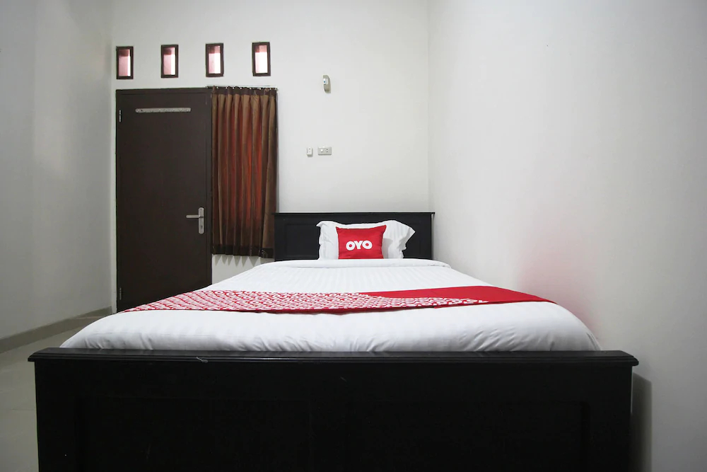 Wisma Ray Syariah by OYO Rooms